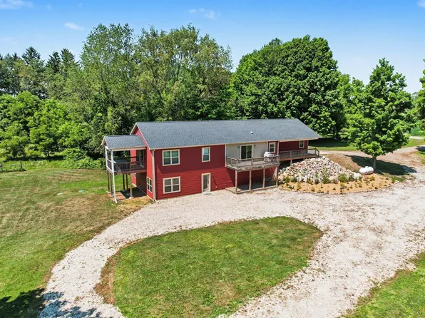 10064 Love Rd, Bellevue, MI 49021