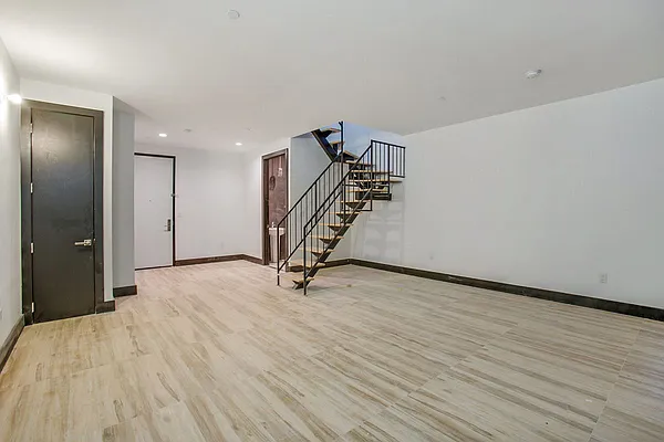 Rented by EXR | media 2