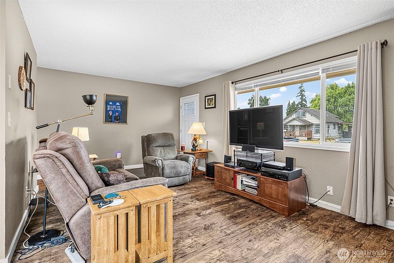 3rd image of 282 25th Avenue