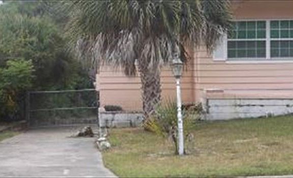 2nd image of 1120 N Buena Vista Ave