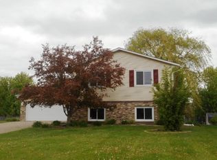 3749 Goodwin Ct N, Oakdale, MN 55128