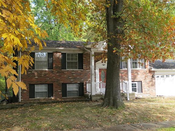 3rd image of 1310 Sir Galahad Ln
