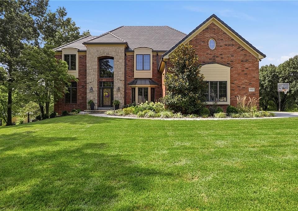 1st image of 4402 NW Bittersweet Ln