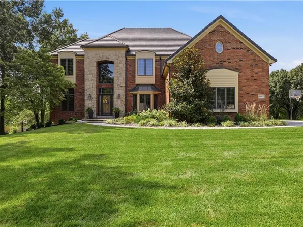 4402 NW Bittersweet Ln, Blue Springs, MO 64015