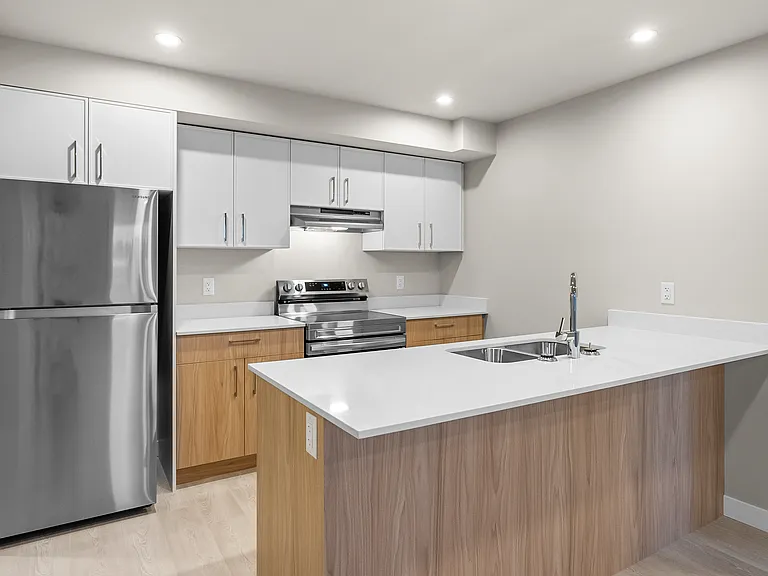 1310 Saunders St — Photo 7