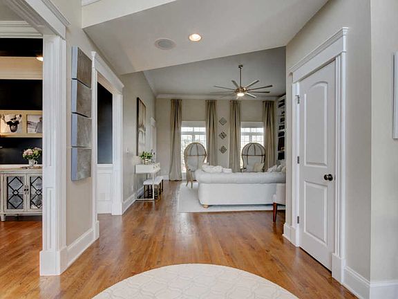 4th image of 2960 Gatewood Ln