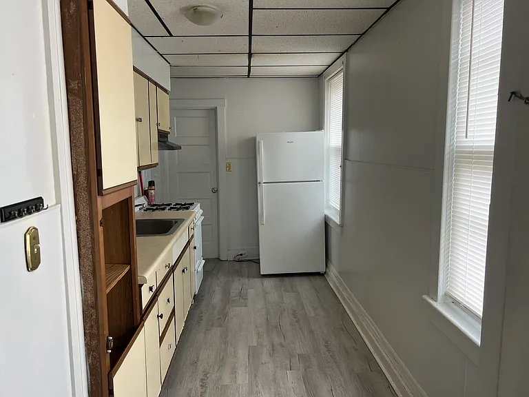 536 Lancaster Ave #2F — Photo 2
