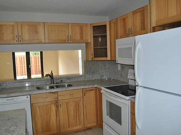 5th image of 254 City View Dr #254