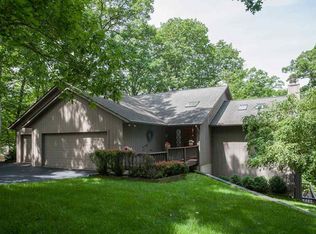 2554 Indian Hill Rd SE, Cedar Rapids, IA 52403