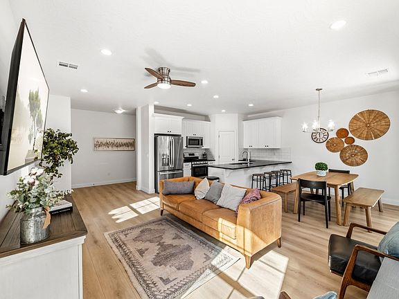 3rd image of 1184 N Dorado Aly