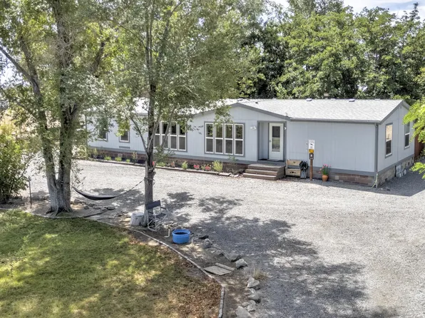 1095 W 7th St, Silver Springs, NV 89429