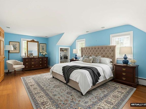 4th image of 15 Lowell Ave