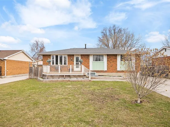 308 Ashwood Ct, Saint Clair, ON N0N 1G0