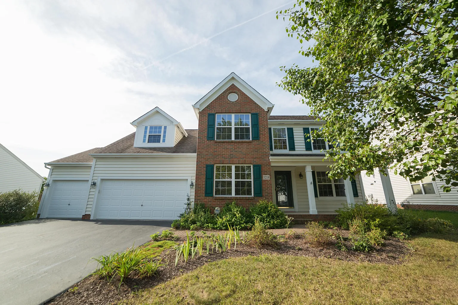 5218 Thornwood Dr photo 1