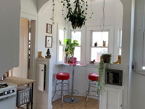 Kitchen alcove for cozy eating