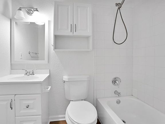 4th image of 3417 Chelsea Ln