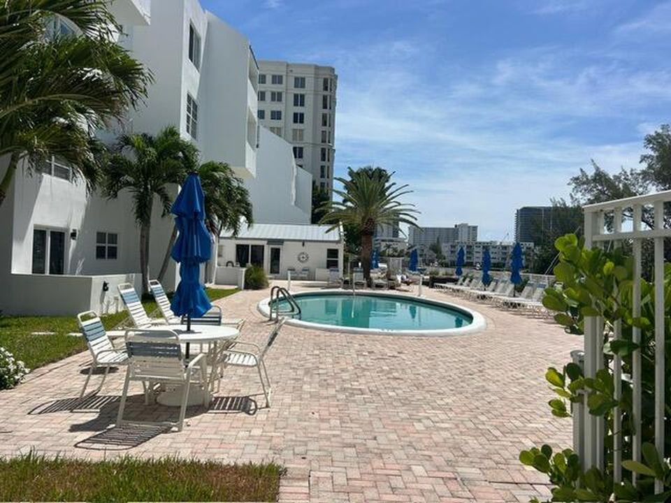 2860 NE 14th Street Causeway #405 D, photo 4