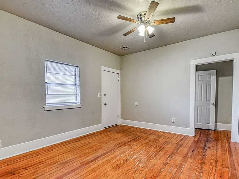 711 Jenkins Ave — Photo 4