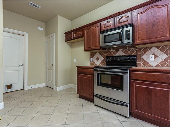 2nd image of 24 Kentallen Ln