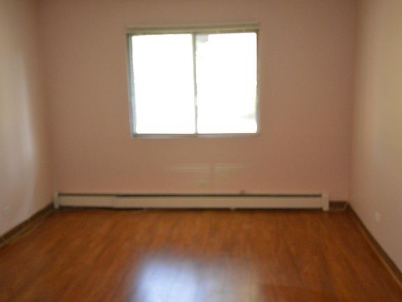 5th image of 845 Westmoreland Dr APT 2