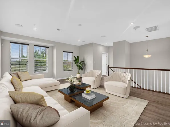 3210 Tribune Ct, Hyattsville, MD 20782