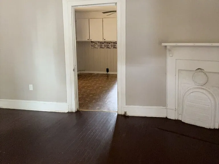 210 D St — Photo 2