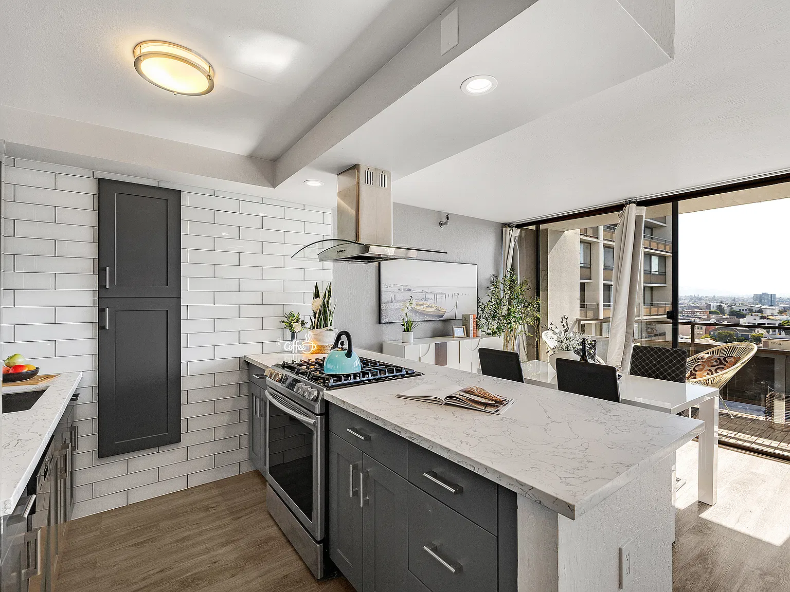 2 bed, 1.5 bath, 1200 sqft, $3,100 — Photo 4