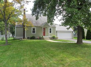 8211 Rutledge St, Merrillville, IN 46410