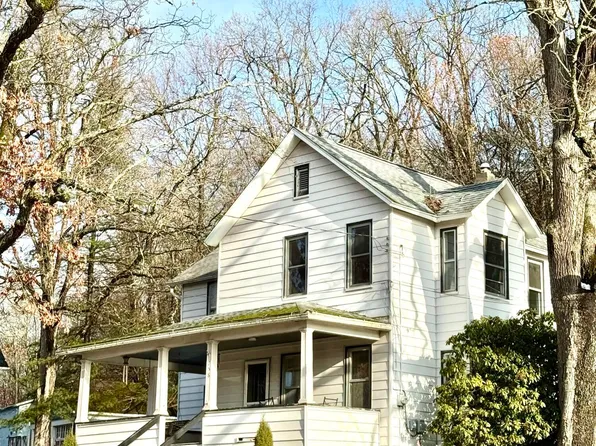 758 Texas Palmyra Hwy, Hawley, PA 18428