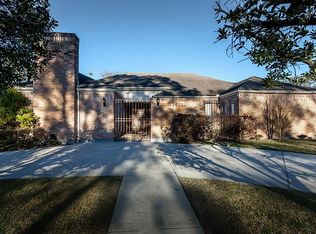 1419 Warwickshire Dr, Houston, TX 77077