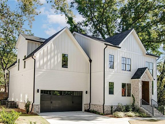 3rd image of 581 Sherwood Rd NE