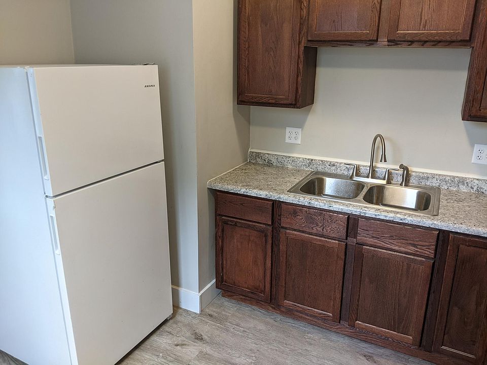 1st image of 403 Litchfield Ave SE #1
