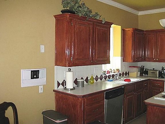3rd image of 1404 Creekside Dr
