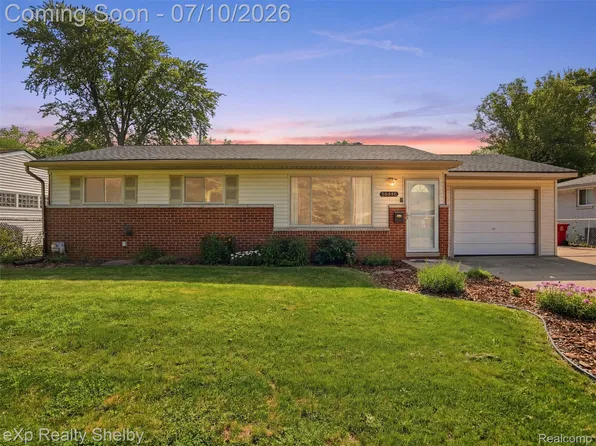 36346 Winterset Dr, Clinton Township, MI 48035