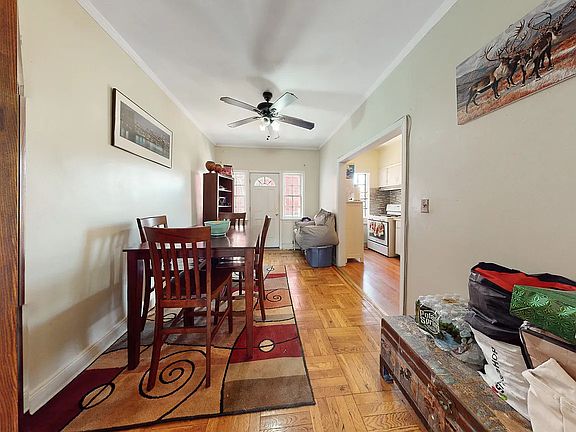 5th image of 22 E 91st St