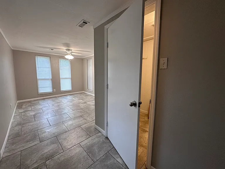 1530 Melrose Dr — Photo 18
