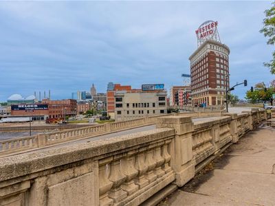 2107 Grand 602 Blvd #602, Kansas City, MO, 64108