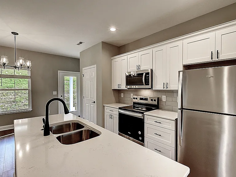209 University Pkwy #41 — Photo 12