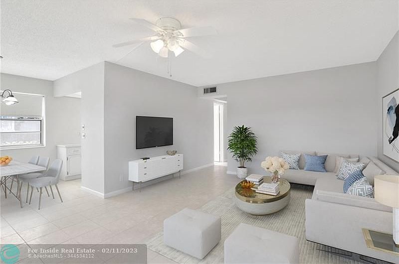 1st image of 52 Farnham Cres #52-C