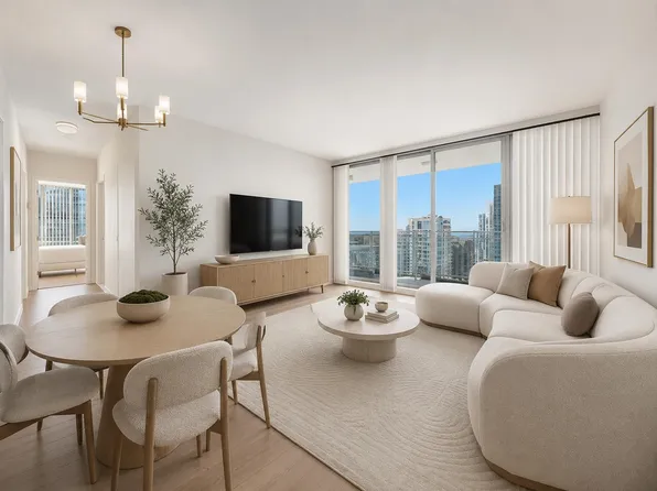 1200 Georgia St W #3206, Vancouver, BC V6E 4R2