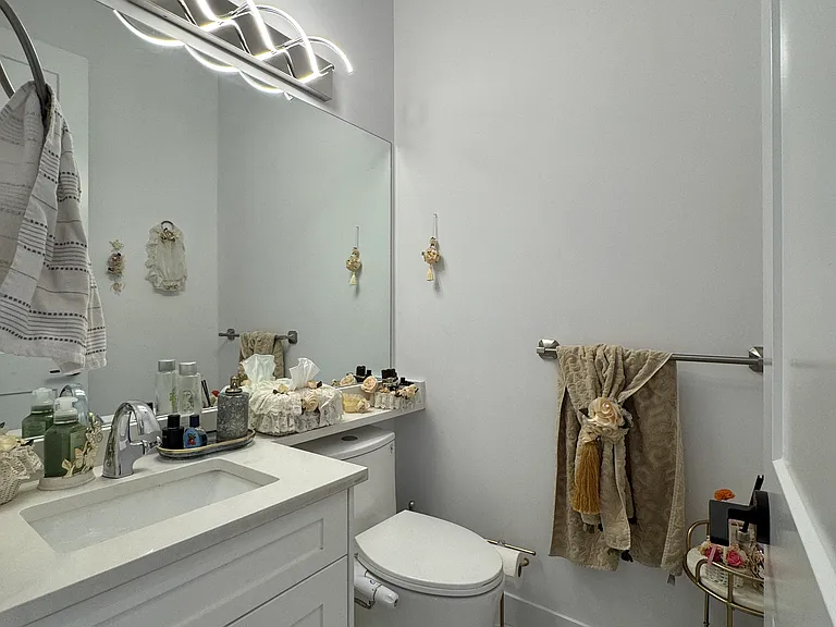 1250 Mitchell St — Photo 22