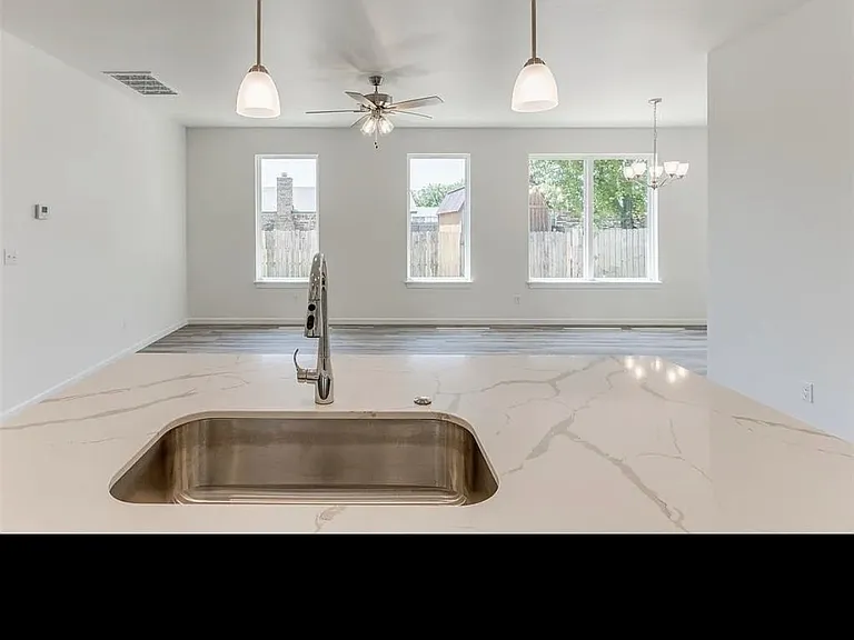 1109 N Silver Leaf Dr — Photo 34
