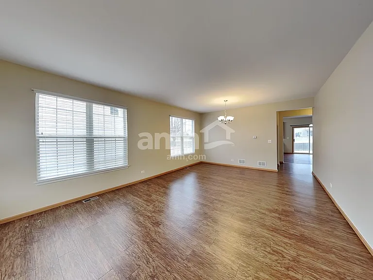 306 Hubbard Cir — Photo 6
