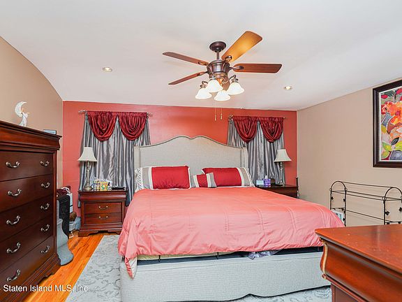 4th image of 42 E Macon Ave