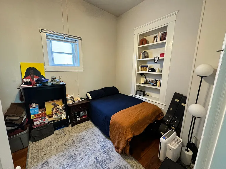 1327 E Washington St — Photo 17
