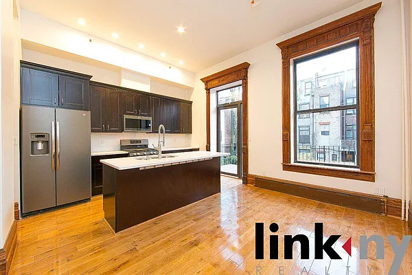 Rented by Link NY Realty | media 25
