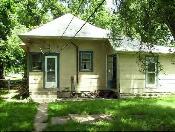 2nd image of 1621 Moultrie Ave