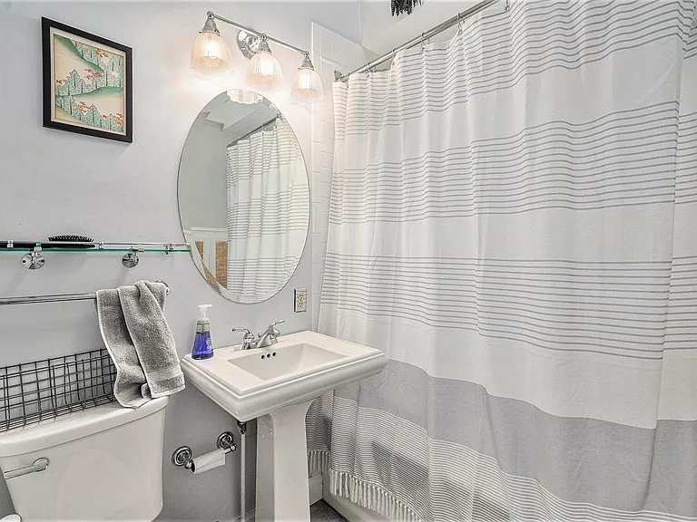 2428 Grove St — Photo 13