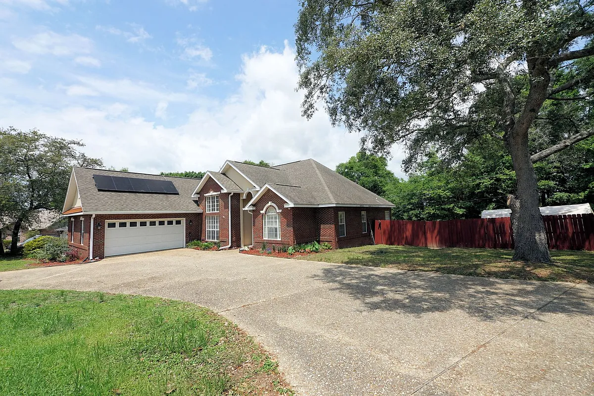 Building Photo - 428 Riverchase Blvd