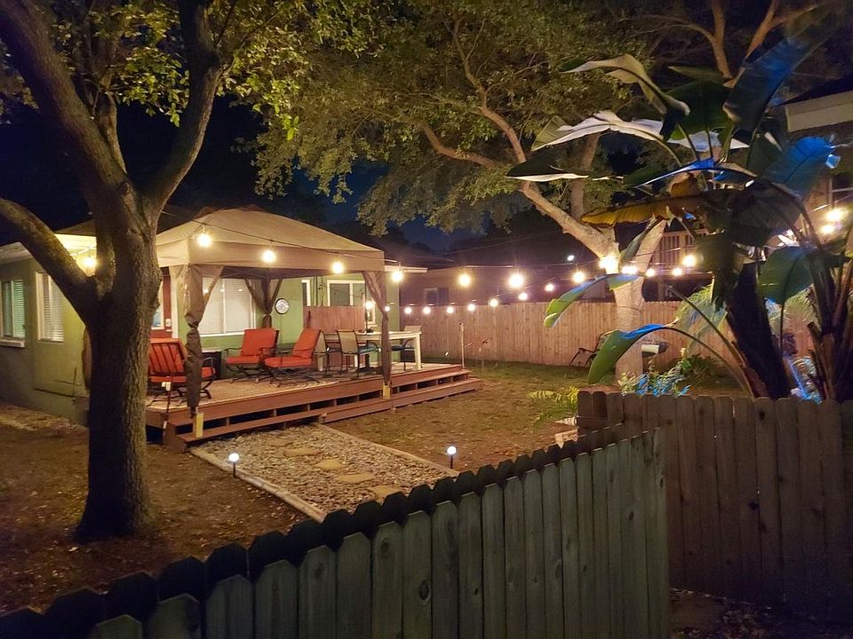 Nice Private Backyard for Relaxing or Grilling.